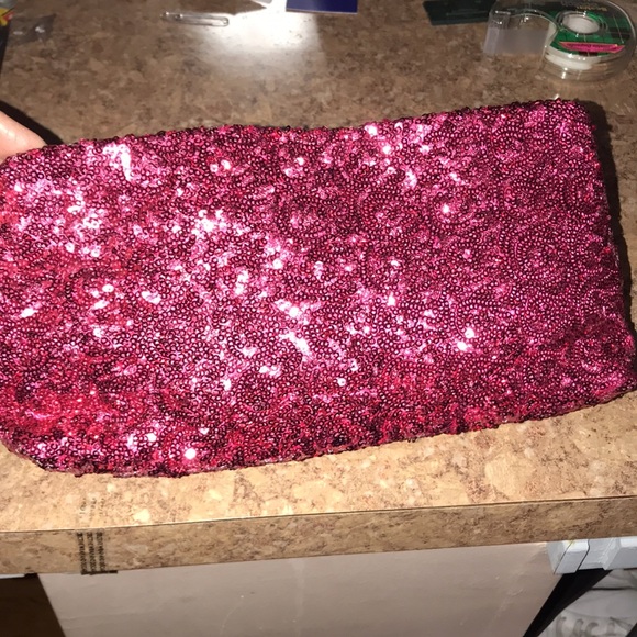 NWOT Women’s Victoria’s Secret Clutch - Picture 3 of 6